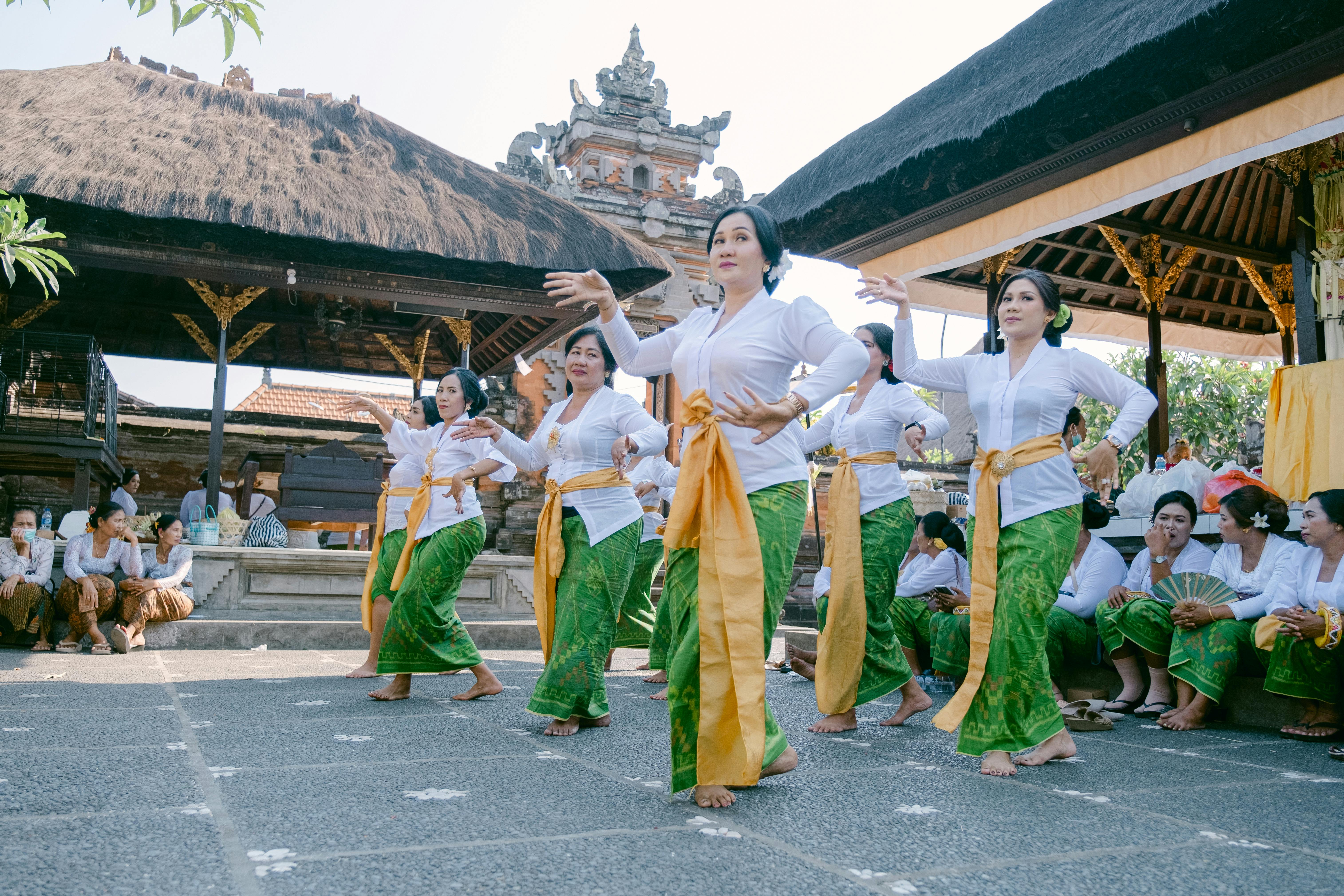 Bali dancing woman